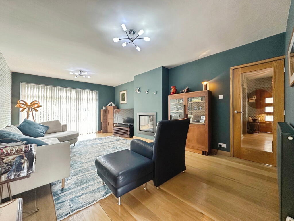 House in Wolverhampton, West Midlands - More