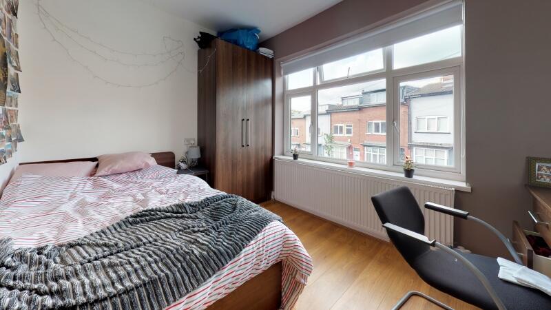 House in Leeds, West Yorkshire - View 3