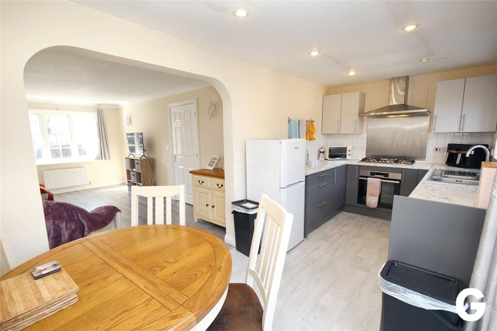 Cracklewood Close, West Moors, Ferndown, Dorset, BH22 photo 2