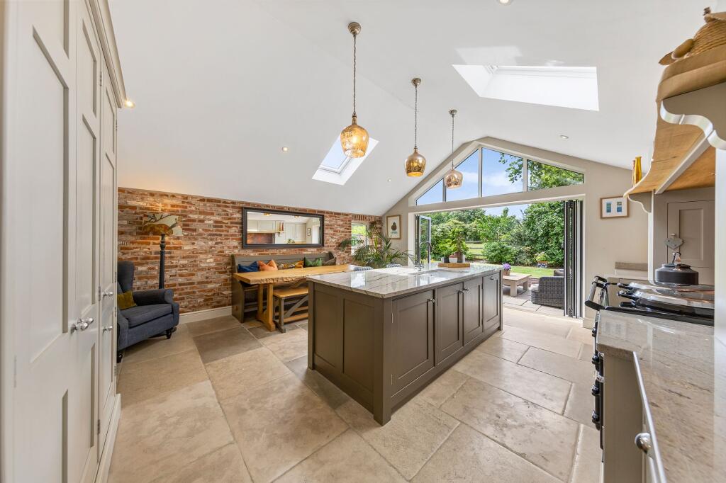 Broseley Lane, Culcheth, WA3 photo 2