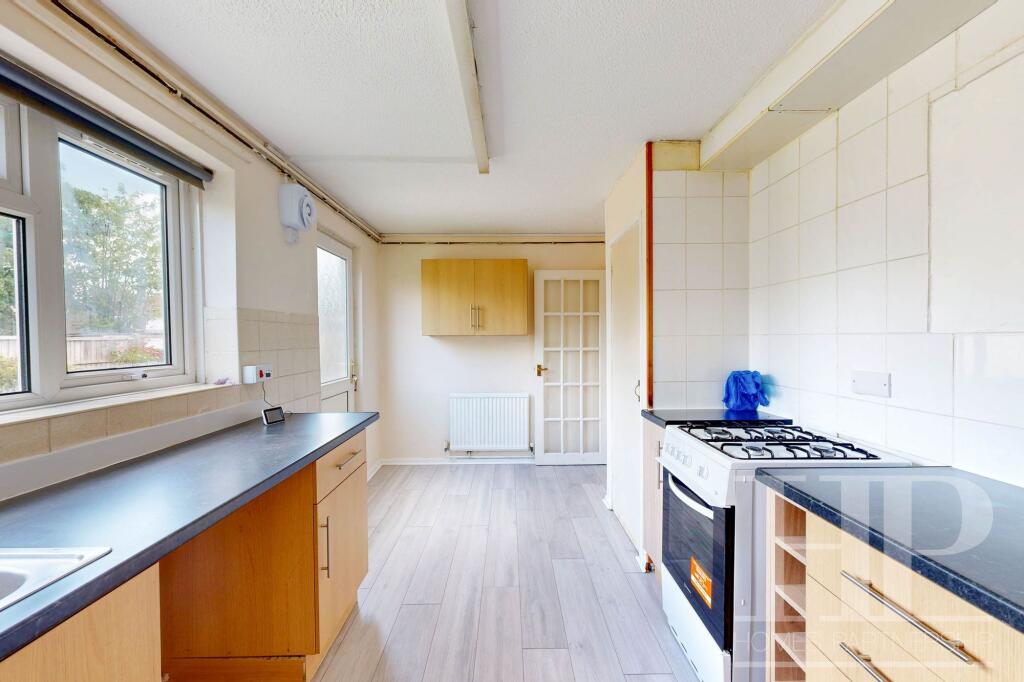 Tilgate Way, Crawley, RH10 photo 3