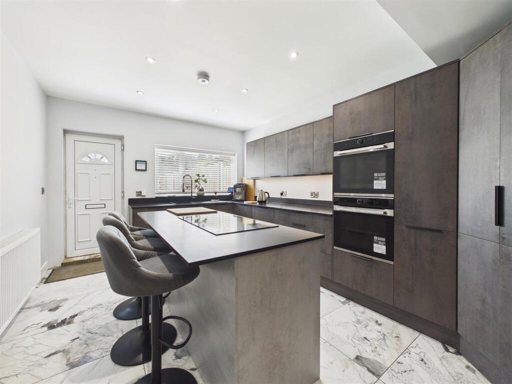 House in North East Derbyshire, Dronfield - View 2