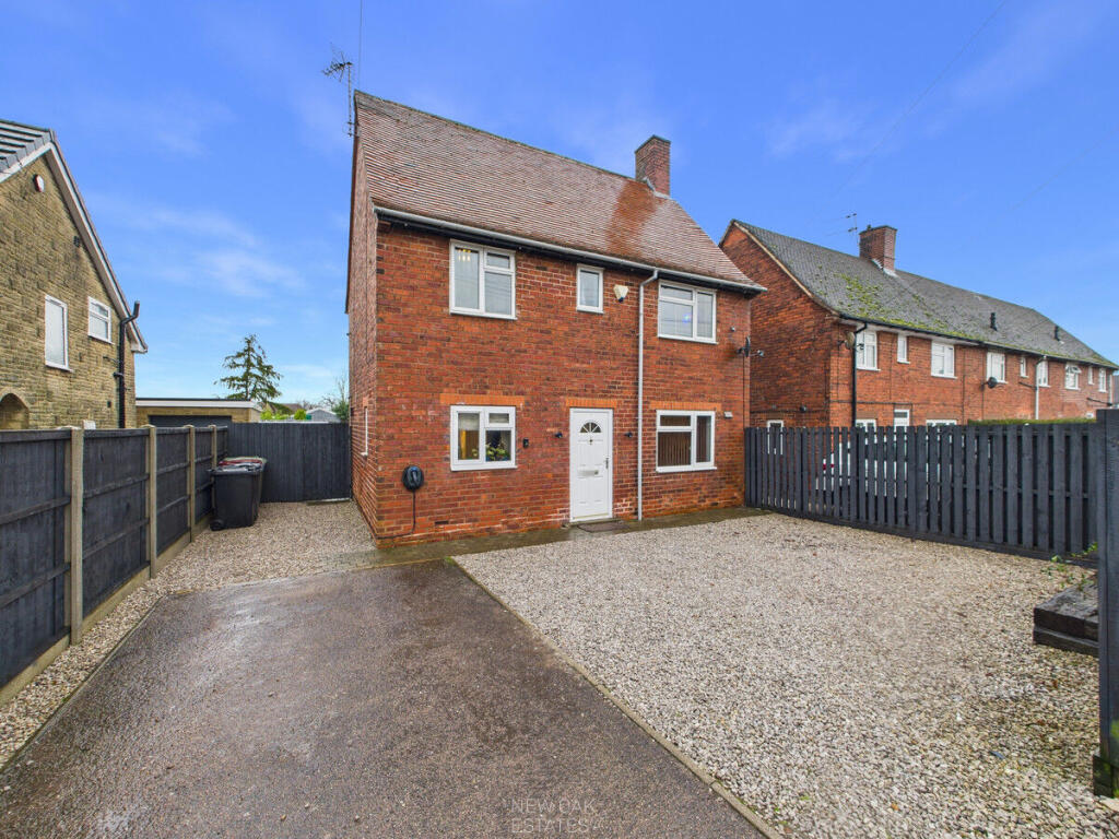 Heath Road, Holmewood, S42 photo 2