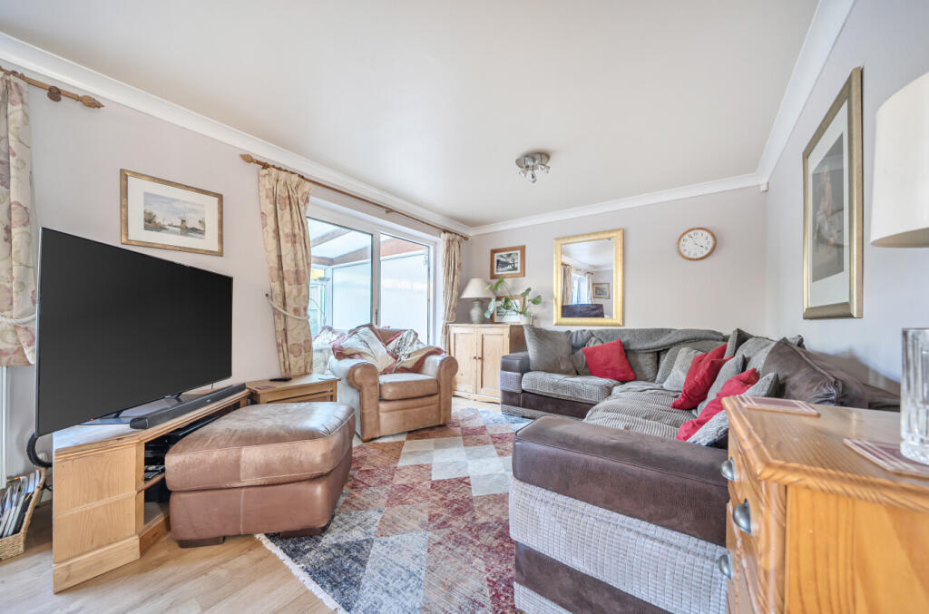 House in Slough, Wooburn - View 4