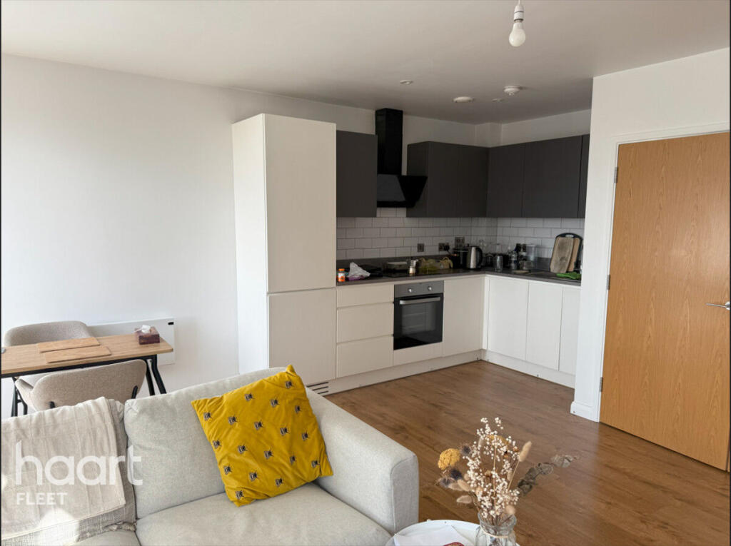 Main image of property: Farnborough Road, Farnborough