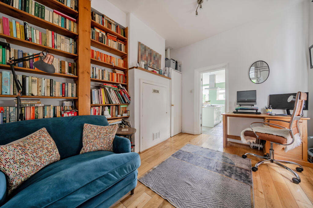 House in Maidenhead, Fishery - View 5