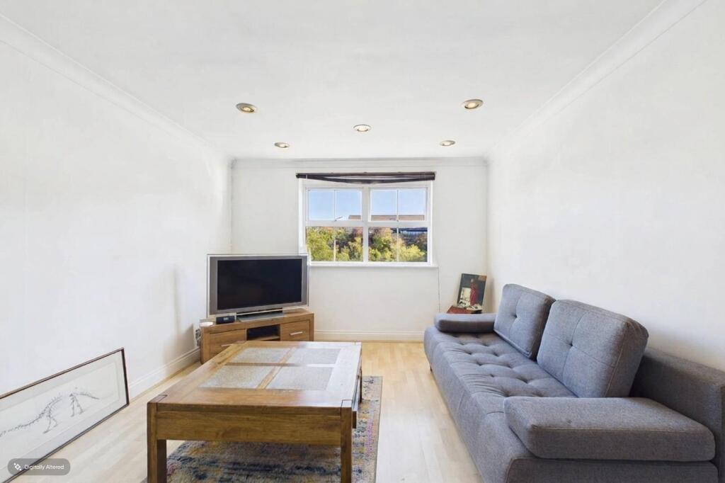 Apartment in Colchester, Stanway - View 3