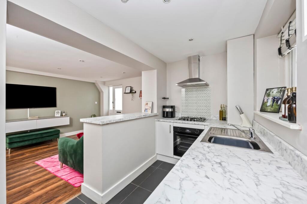 Apartment in Hove, Brighton and Hove - View 5