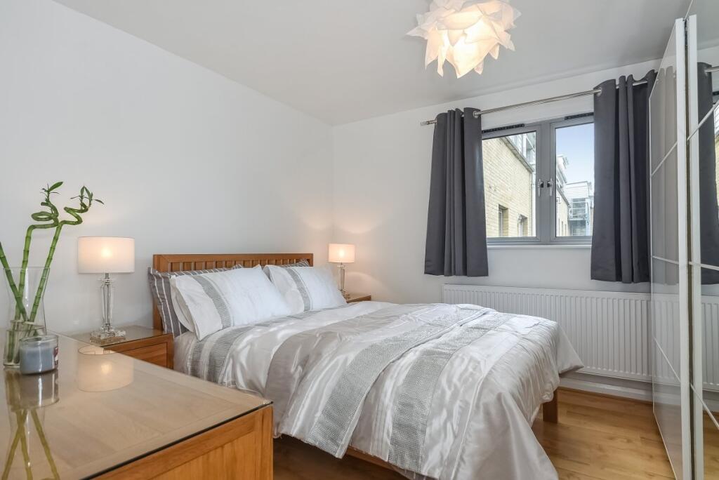 Apartment in London, London Borough of Hackney - View 4