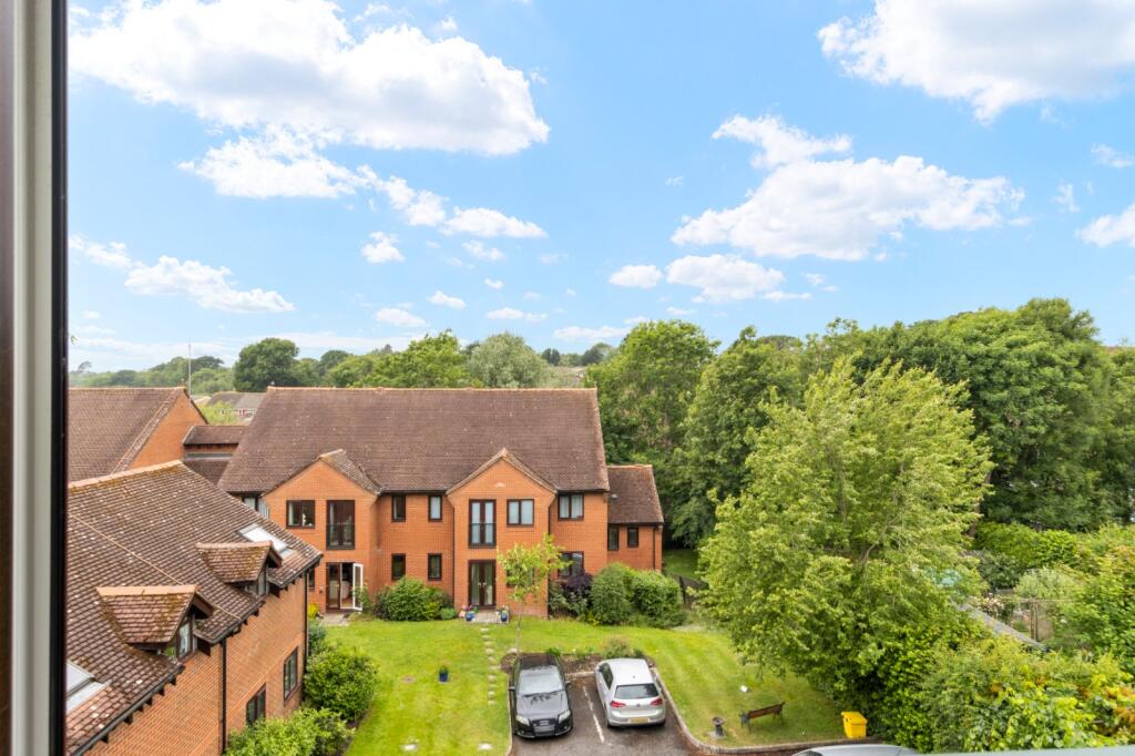 London Road, Uckfield, East Sussex, TN22 photo 3
