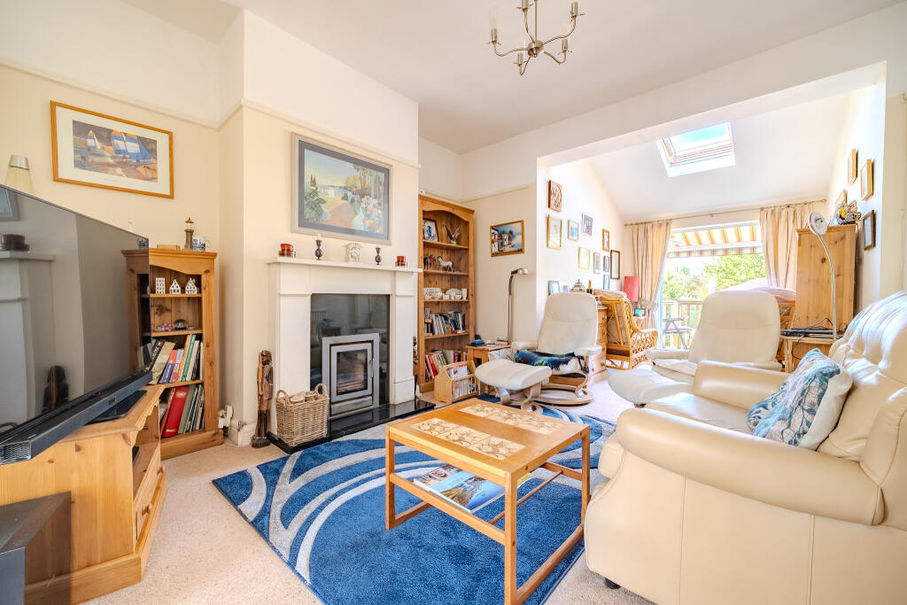 Woodgate Road, Eastbourne photo 4