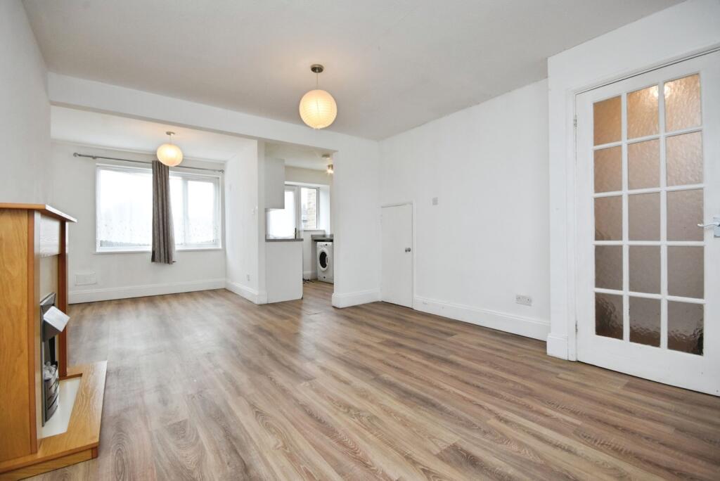 House in Basildon, Essex - View 4