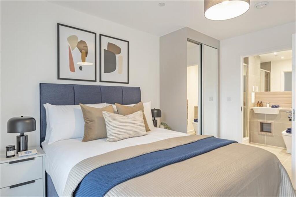 Apartment in Romford - View 4