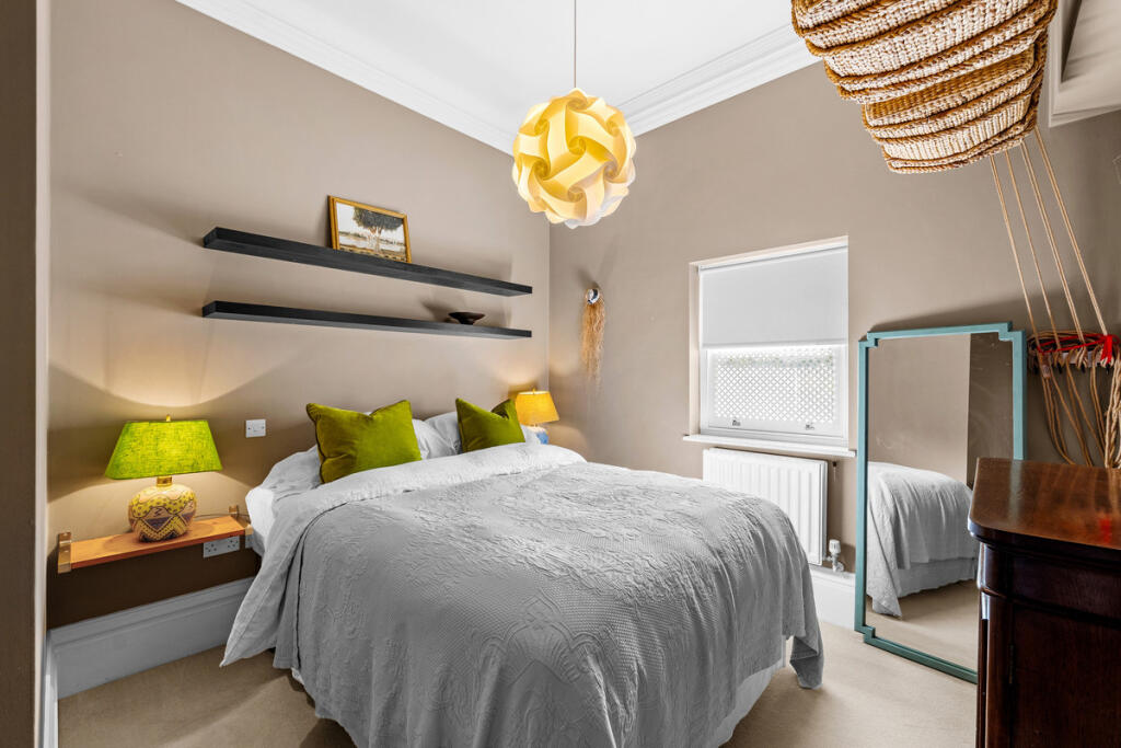 Apartment in Redhill - View 5