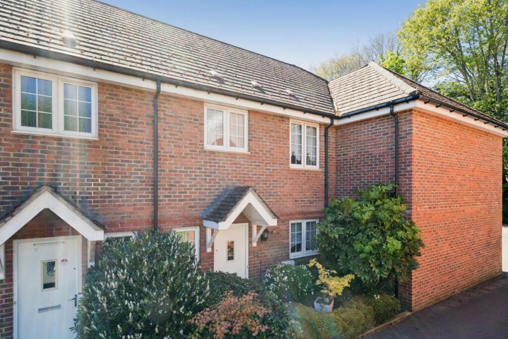 Main image of property: Brudenell Close, Amersham, Buckinghamshire, HP6 6FH