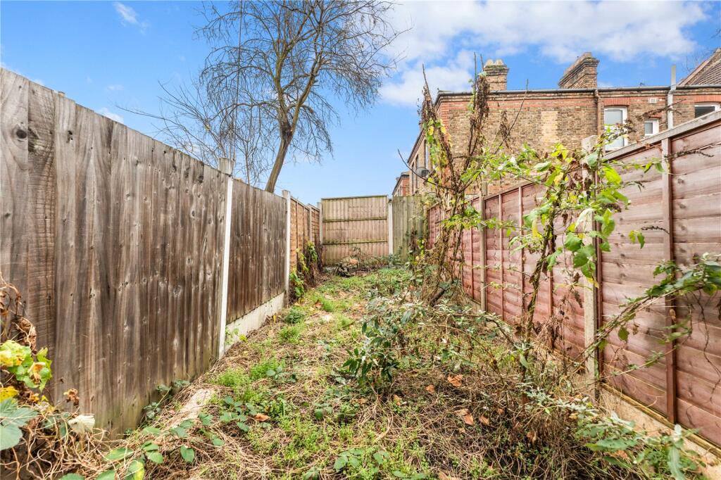Apartment in London, Leyton - View 2