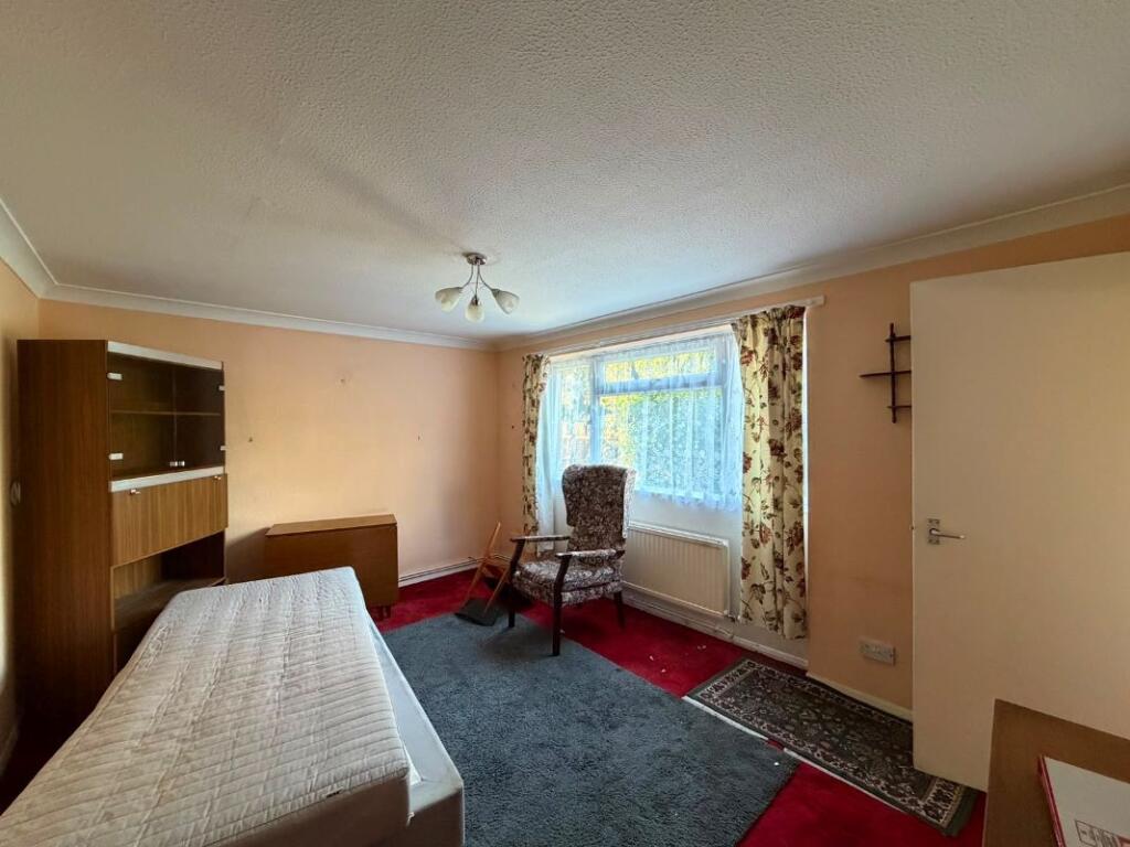 House in Three Rivers, Abbots Langley - More