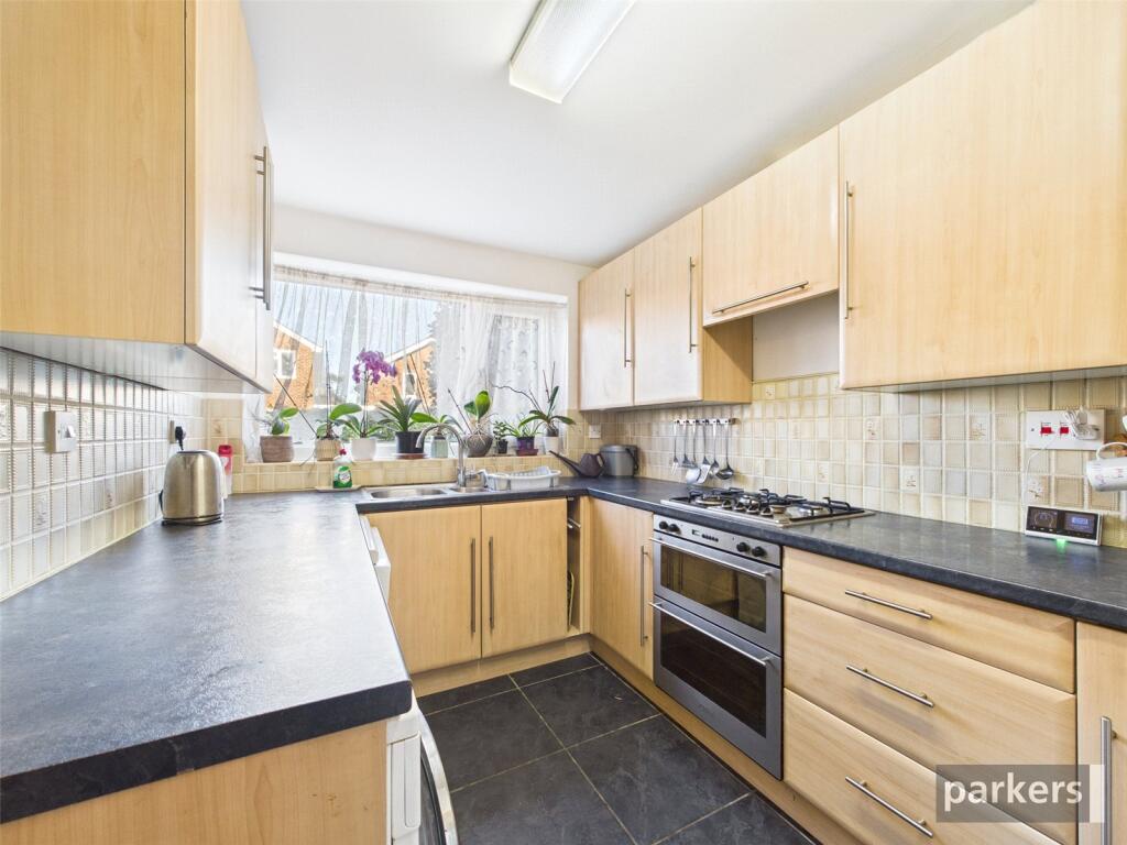 House in Bracknell, Hanworth - View 4