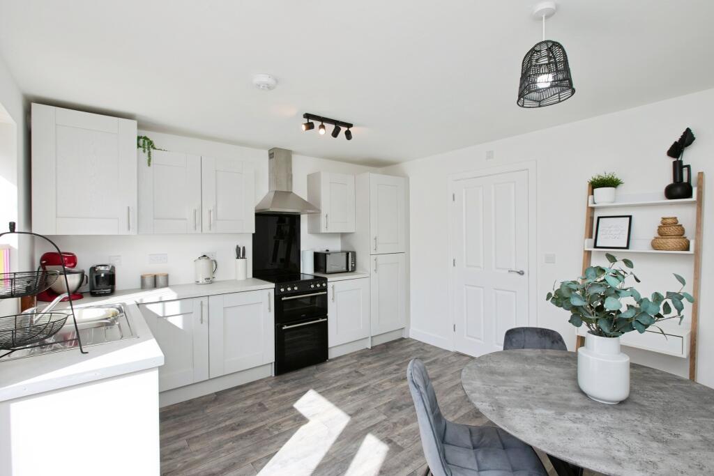 House in South Derbyshire, Derbyshire - More