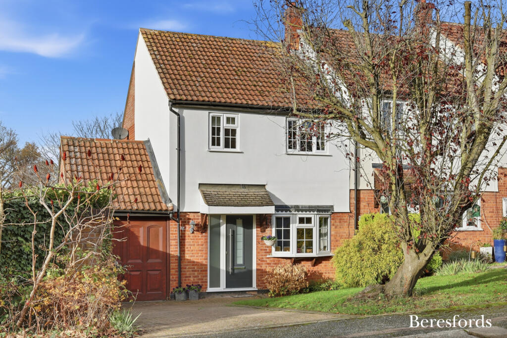 3-bed terraced on Grosvenor Gardens, Billericay, CM12, £450,000