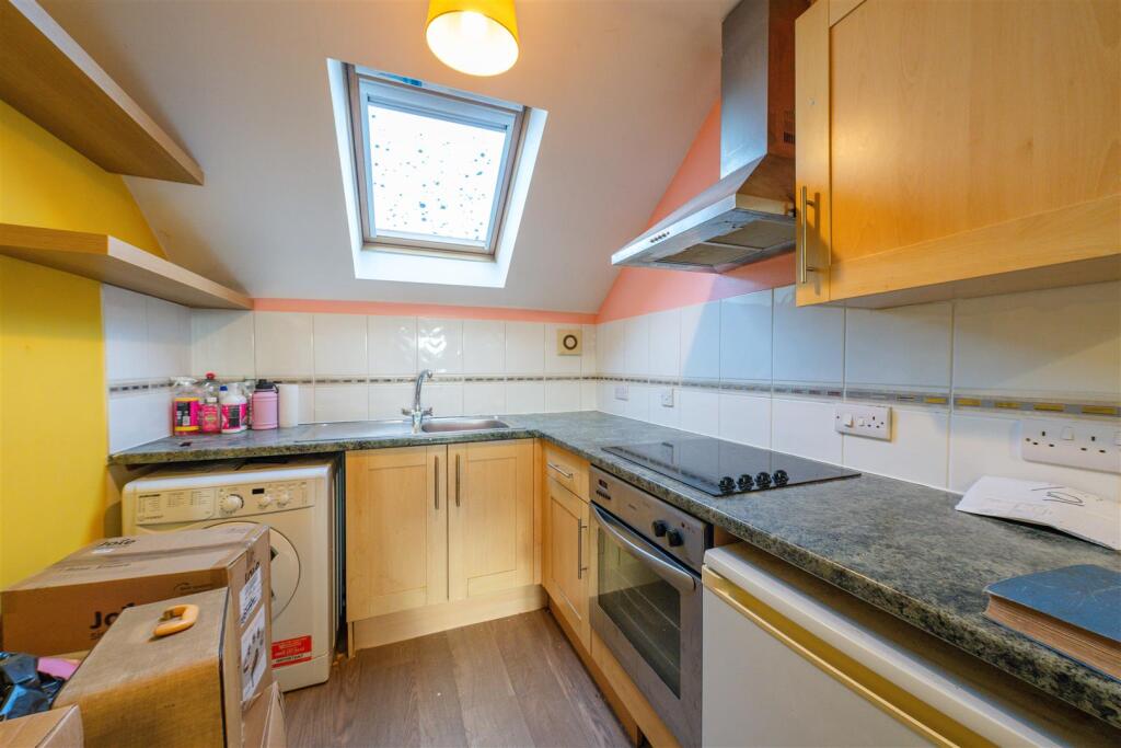 Apartment in Northampton - More