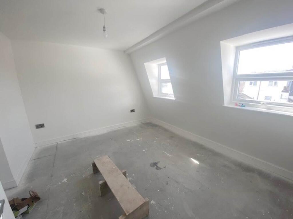 Apartment in Bristol - View 4