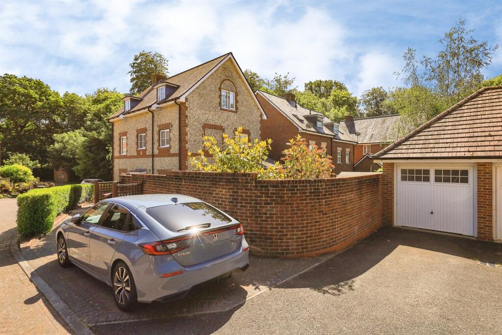 House in Wealden, Roebuck Park, Hellingly - View 2