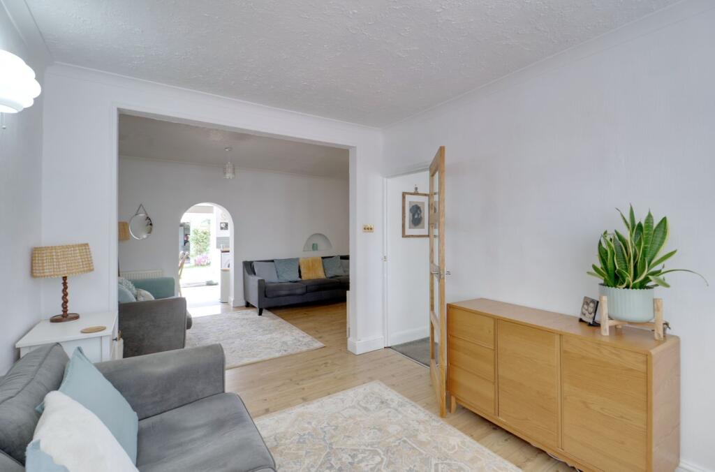 House in Rainham - View 5