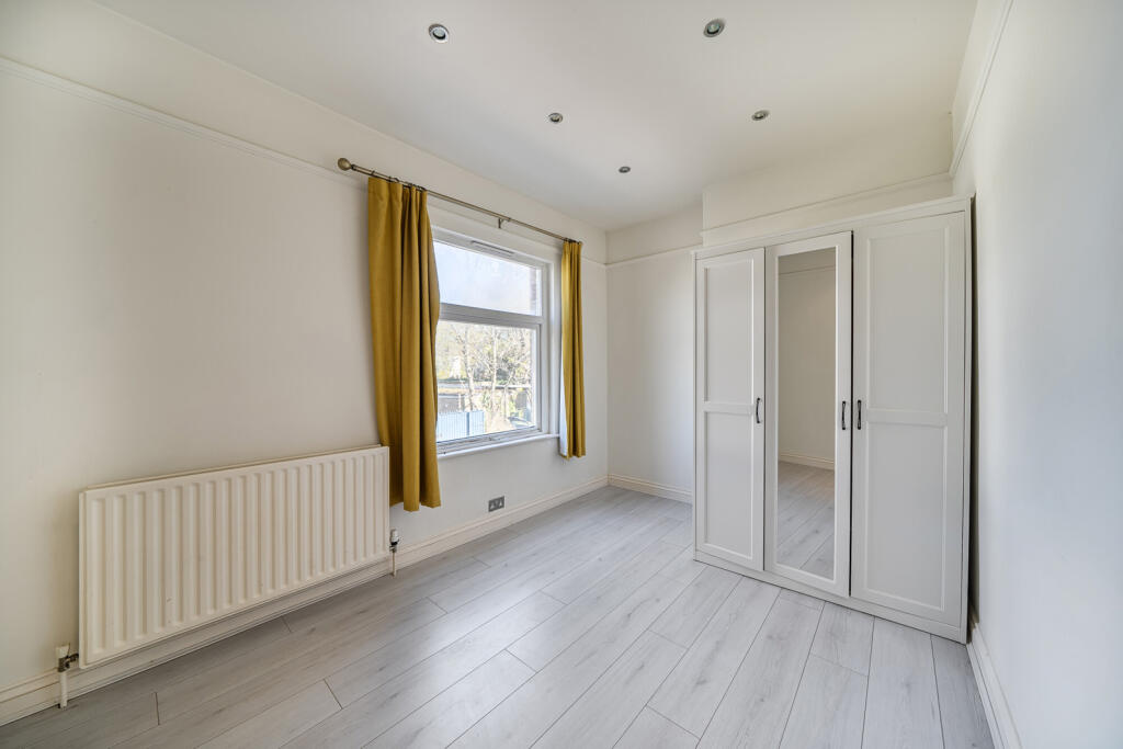 House in London - View 5