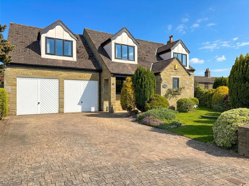 4-bed detached on The Gables, Crangle Fields, Stocksmoor, £620,000