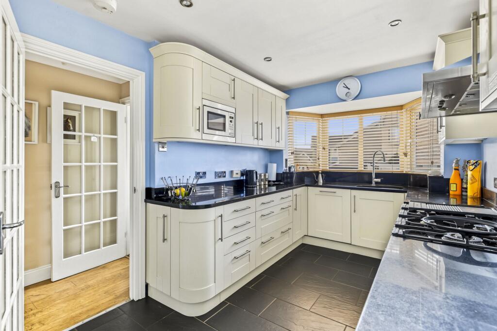 House in Broxbourne, Hertfordshire - View 5