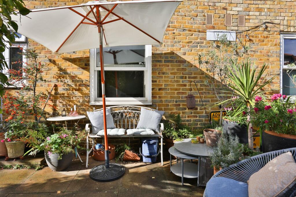 Apartment in London - View 4