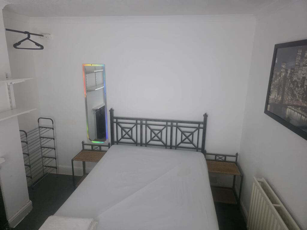 Main image of property:  CV3 1GB