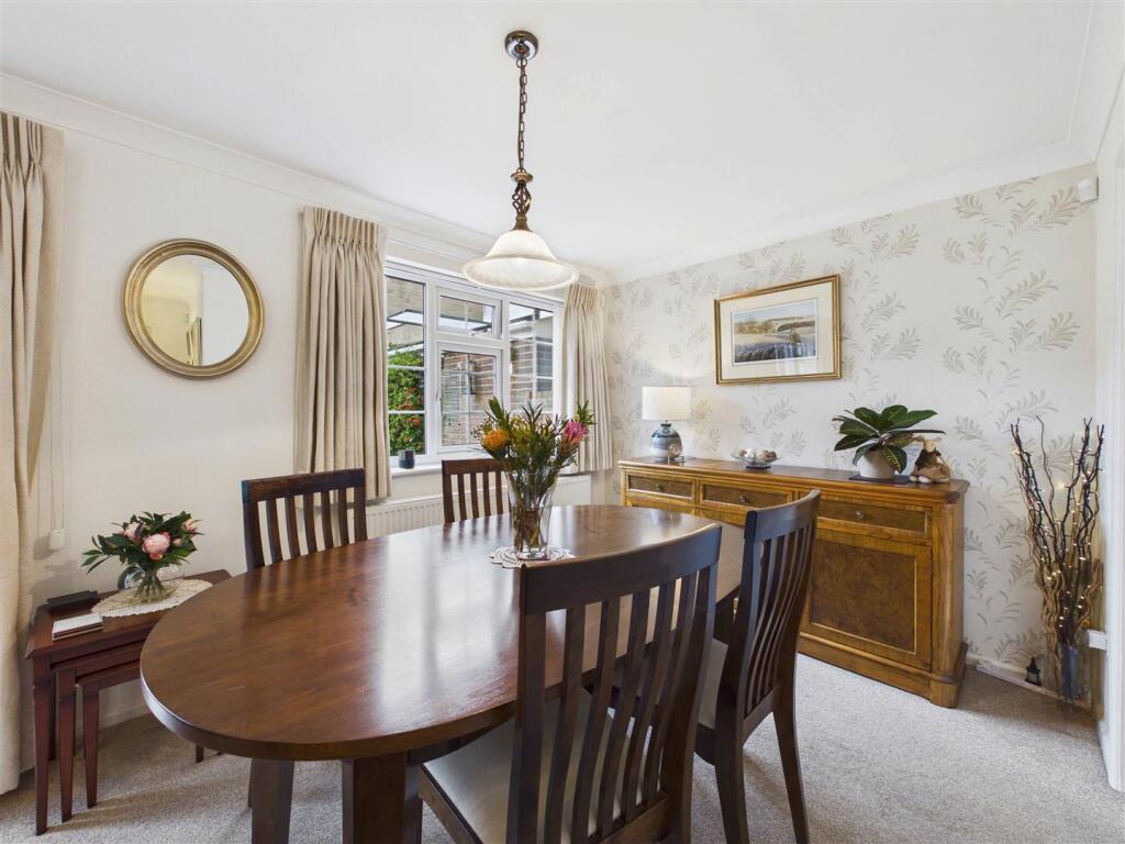 House in North East Derbyshire, Dronfield - View 4