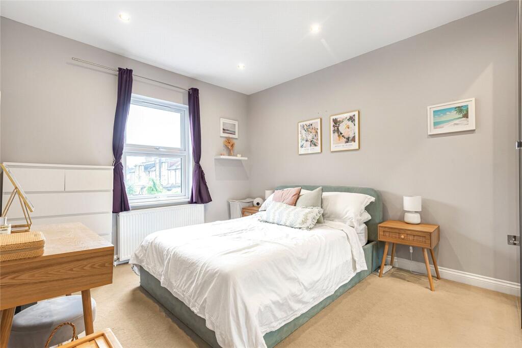 Apartment in London - View 4
