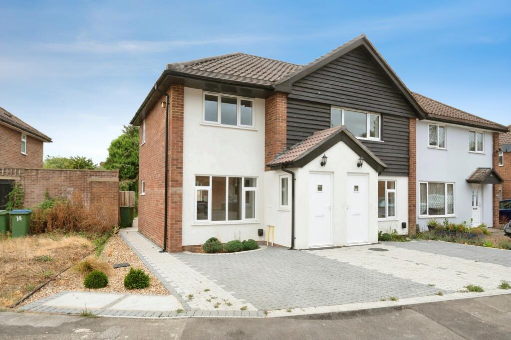House in Elmbridge, Esher - View 4