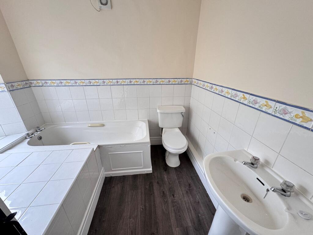 Hardcastle Mews, Chapel-En-Le-Frith, SK23 photo 5