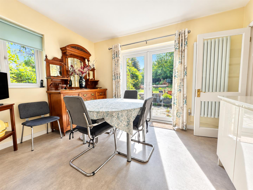 House in Gloucester - View 5