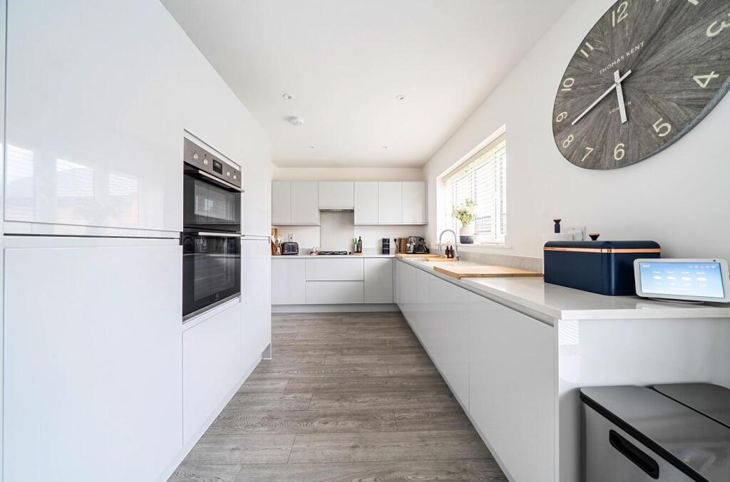 Edsell Crescent, Thame photo 3