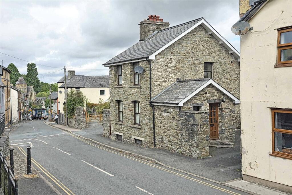 House in Llandrindod Wells, Builth - View 2
