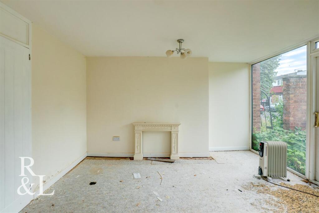 Redhill Close, Tamworth - View 5