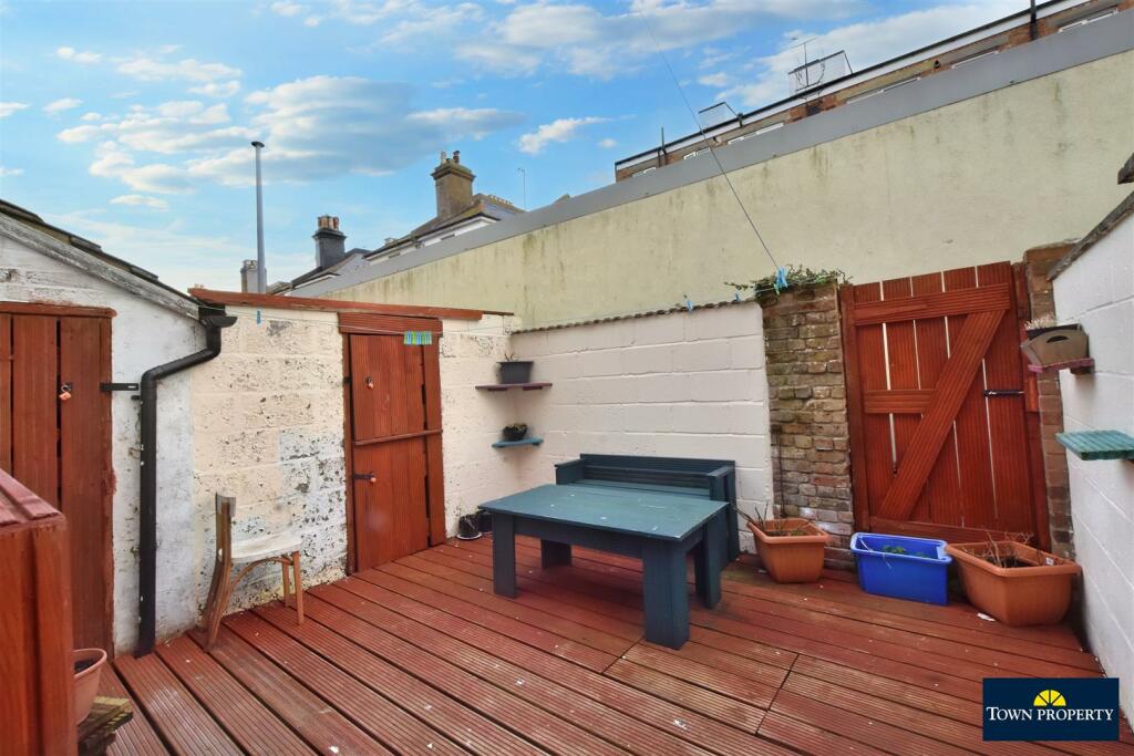 House in Eastbourne, East Sussex - View 4