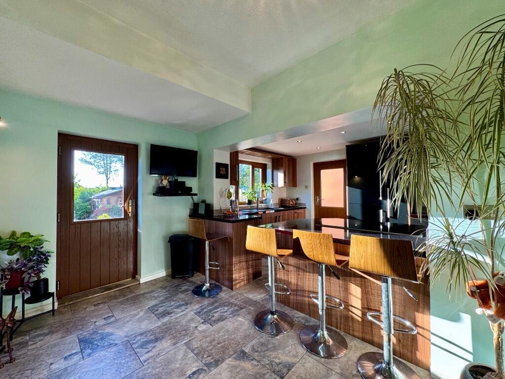 Rivington Avenue, Adlington, PR6 photo 4