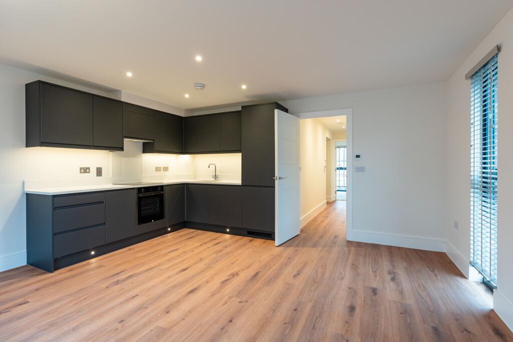 Main image of property: 385 Cowley Road, Oxford, Oxfordshire, OX4