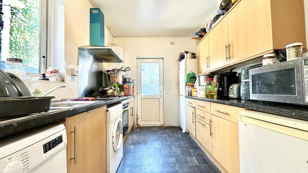 House in London - View 3