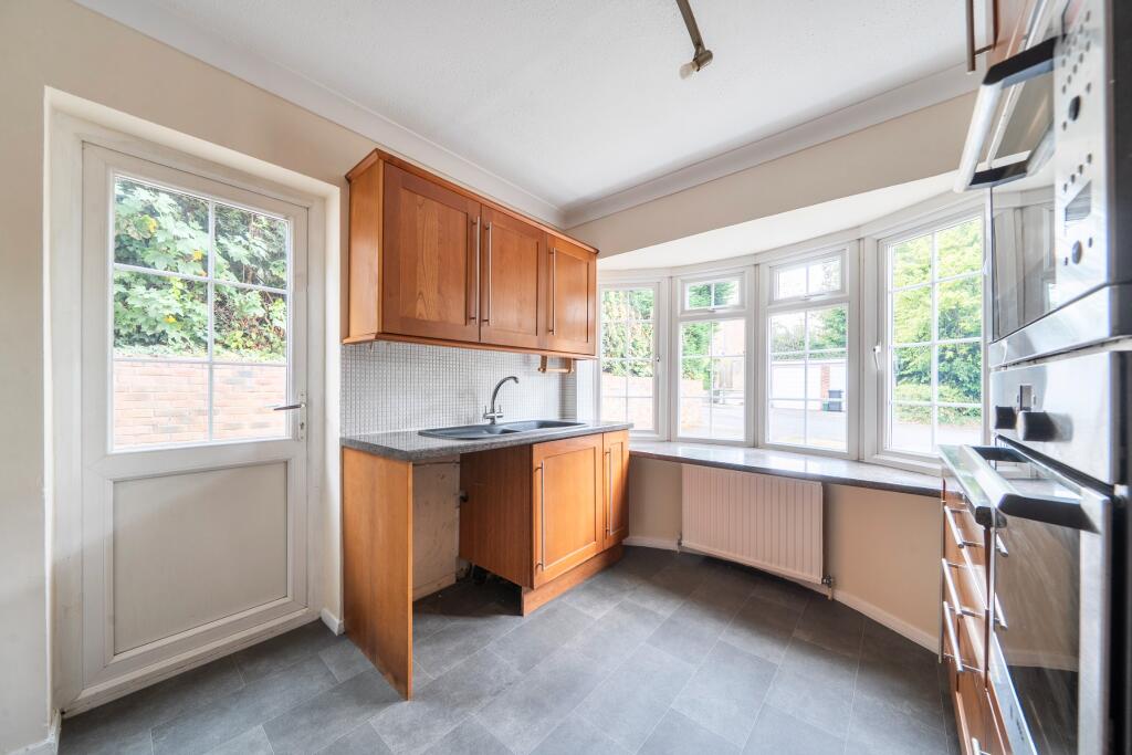 House in Woking, Surrey - View 3