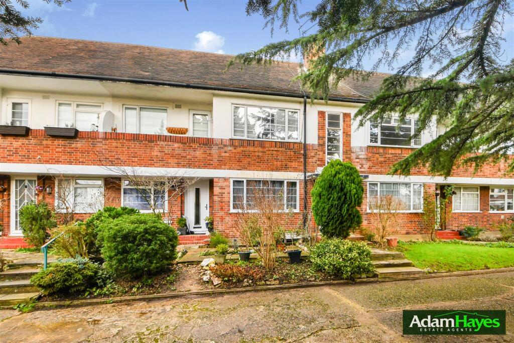 Main image of property: Nether Street, North Finchley, N12