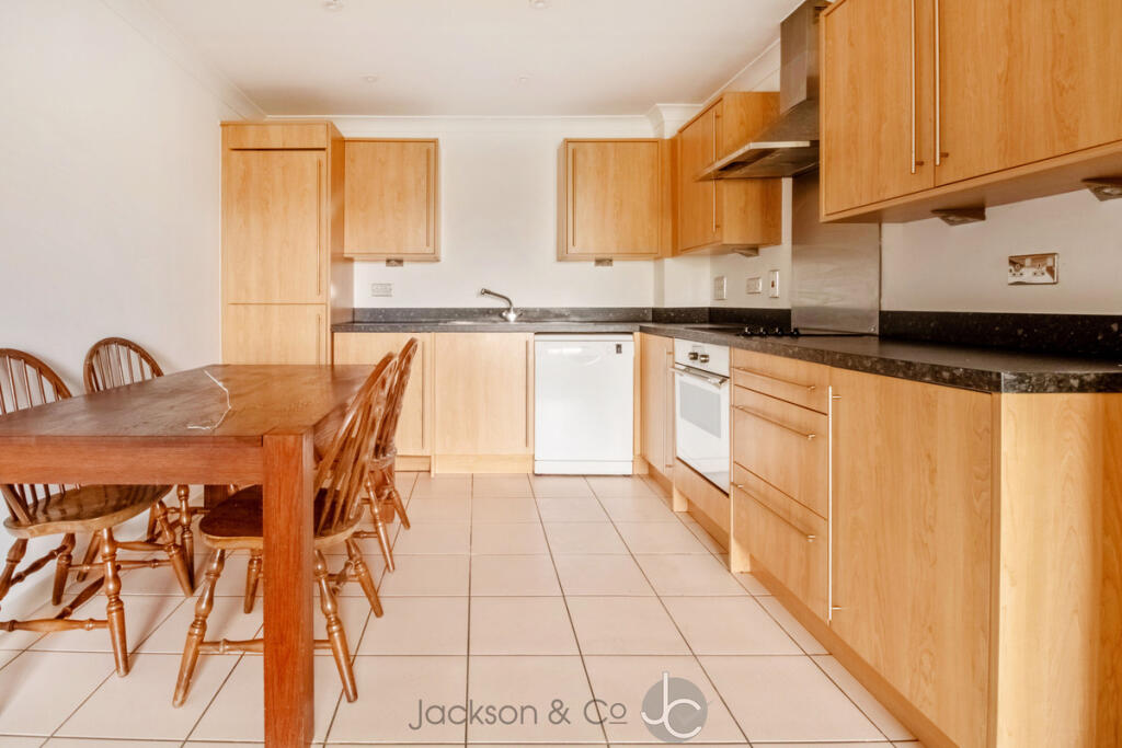 Apartment in Colchester, Hythe - View 3