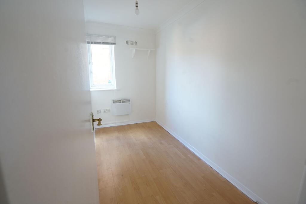 Apartment in Grays, South Stifford - View 4