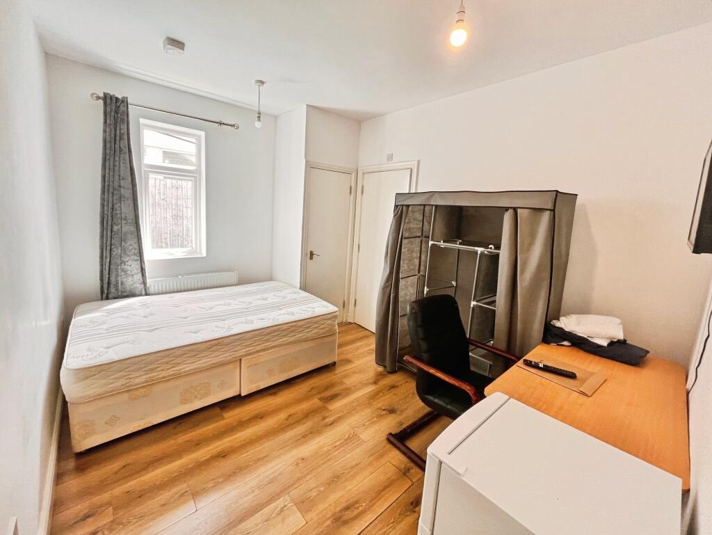 Main image of property: CR0 7UL